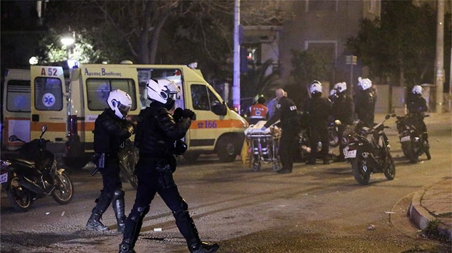 Νέα Σμύρνη -Τα πρώτα λόγια του τραυματία αστυνομικού: «Είμαι καλά, θα αντέξω» 1 astynomikostraumatias__4_