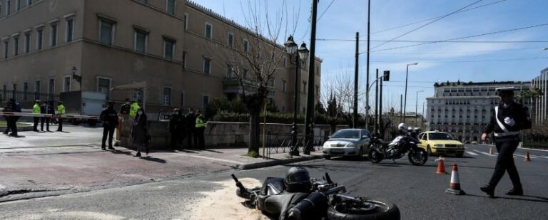 Κλινικά νεκρός ο 23χρονος Ιάσωνας σε τροχαίο με όχημα ασφαλείας της Ντ. Μπακογιάννη