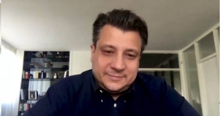 Δερμιτζάκης: «Να ανοίξουν καφέ και εστιατόρια σε εξωτερικούς χώρους, αυτό το lockdown δεν λειτουργεί»