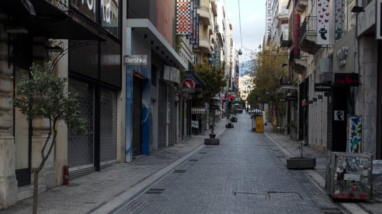 Άνοιγμα λιανεμπορίου: Το σχέδιο για αγορές με χρονικό περιορισμό 3 ωρών και το μήνυμα στο 13032