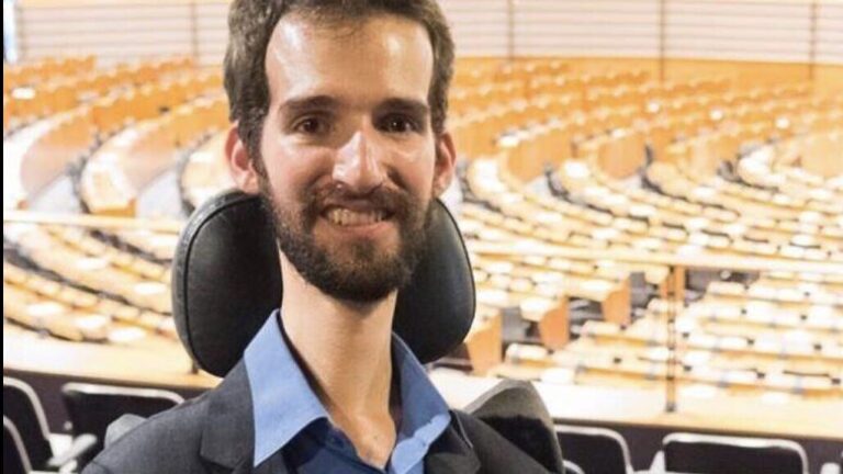 Κυμπουρόπουλος: «Ψήφισα υπέρ του δικαιώματος του παιδιού, όχι κατά των γυναικών»