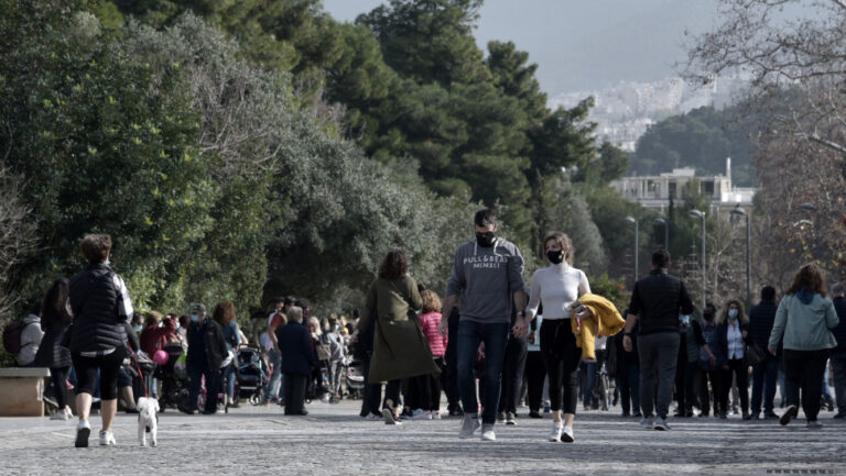 Πρεμιέρα σήμερα με το νέο ωράριο απαγόρευσης κυκλοφορίας – Τέλος οι βόλτες σε θάλασσες και βουνά