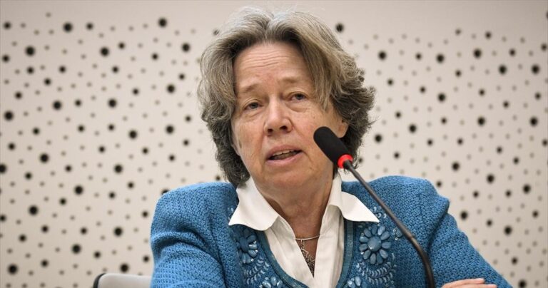 Λινού: «Kαλύτερα ο κόσμος να είναι έξω παρά μέσα – 24ωρα σούπερ μάρκετ και ελεγχόμενο άνοιγμα της εστίασης»