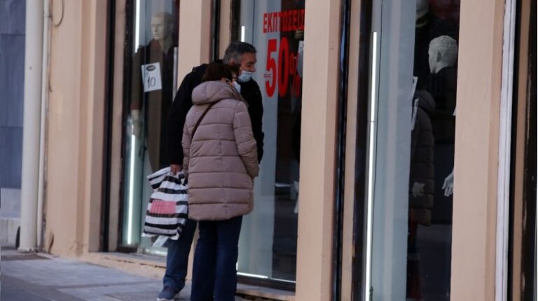 Lockdown: «Παγώνει» το άνοιγμα του λιανεμπορίου στις 29 Μαρτίου