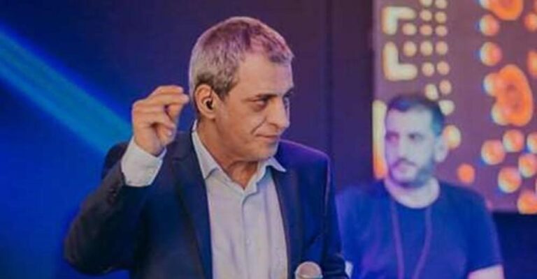 Θέμης Αδαμαντίδης: Πέρασε κορονοϊό, παίρνει διαζύγιο και ξαναπαντρεύεται