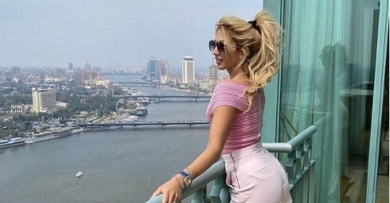 Η Σπυροπούλου απαντά στην κατακραυγή για την επίδειξη χλιδής: «Ο καθένας κάνει τη δουλειά του»