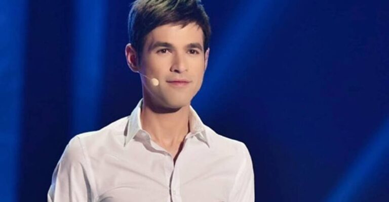 Μένιος Φουρθιώτης: Από τη «λίστα Πέτσα» μέχρι την αστυνομική φύλαξη υπό τον … «φόβο της 17 Νοέμβρη»