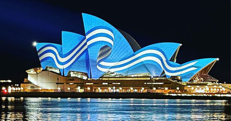 Στα γαλανόλευκα για την 25η Μαρτίου η Όπερα του Σίδνεϊ
