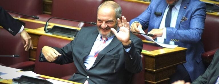 Αποχωρεί ο Καραμανλης από την πολιτική