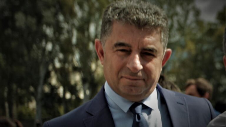 Γιώργος Καραϊβάζ: Τον δολοφόνησαν με 9αρι πιστόλι – Του έδωσαν και τη χαριστική βολή