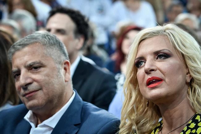 Μαρίνα Πατούλη: Χαλαρή εξόρμηση στο Καβούρι με τον Νίκο Παπαδάκη μετά την περιπέτεια της υγείας της 3 ΠΑΤΟΥΛΗ