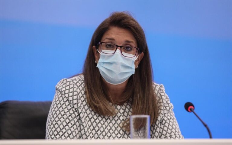 Παπαευαγγέλου: «Όσοι εμβολιαστούν θα έχουν περισσότερες  ελευθερίες κίνησης»