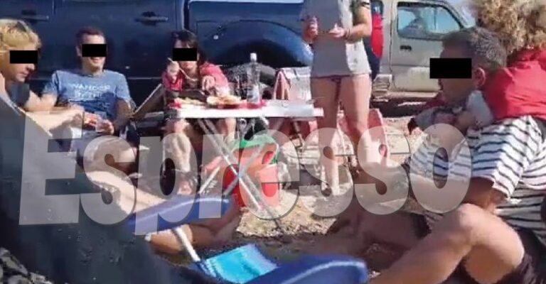 Το κορωνοκάμπινγκ της Πολιτικής Προστασίας! Τρώνε και πίνουν με τα μαγιό τους χωρίς μάσκες