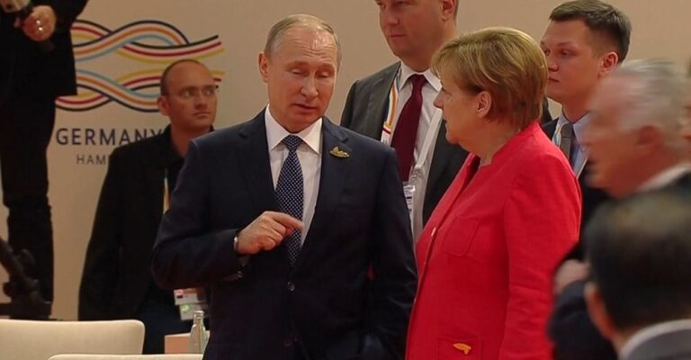 Η Μέρκελ ζήτησε από τον Πούτιν να αποσύρει ρωσικά στρατεύματα από την Ουκρανία- Η απάντηση Πούτιν