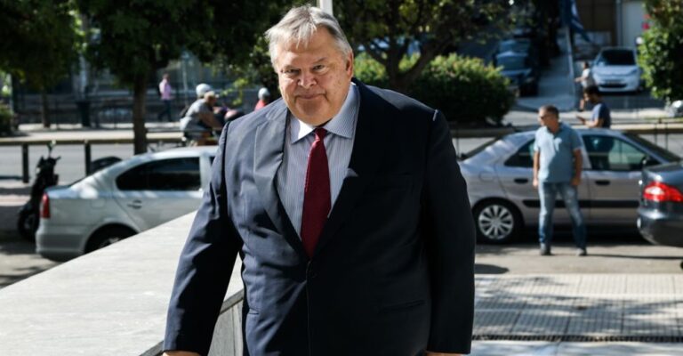 Απίστευτες ύβρεις Βενιζέλου κατά των Ελλήνων!