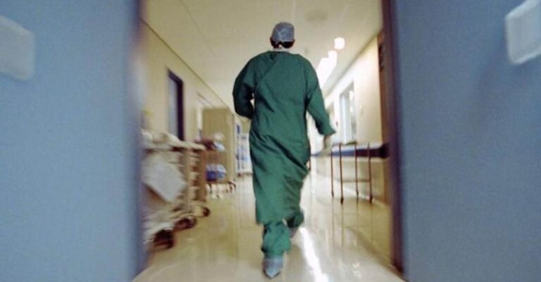 Σκοτώθηκε γιατρός μέσα σε κλινική της Λάρισας