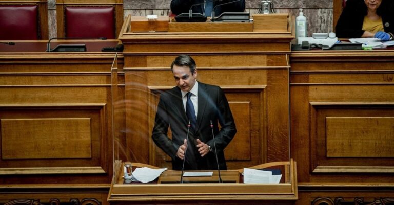 Μητσοτάκης προς πολίτες: «Να είστε υπεύθυνοι αλλιώς θα επανέλθουν οι περιορισμοί»