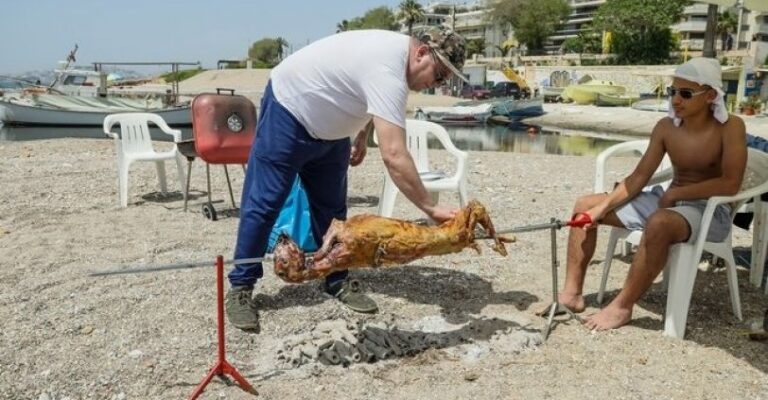 Πάσχα με… μαγιό και σούβλισμα με 30άρια