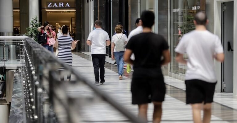 Πώς θα λειτουργούν από αύριο τα εμπορικά κέντρα – Υποχρεωτικό το SMS στο 13032