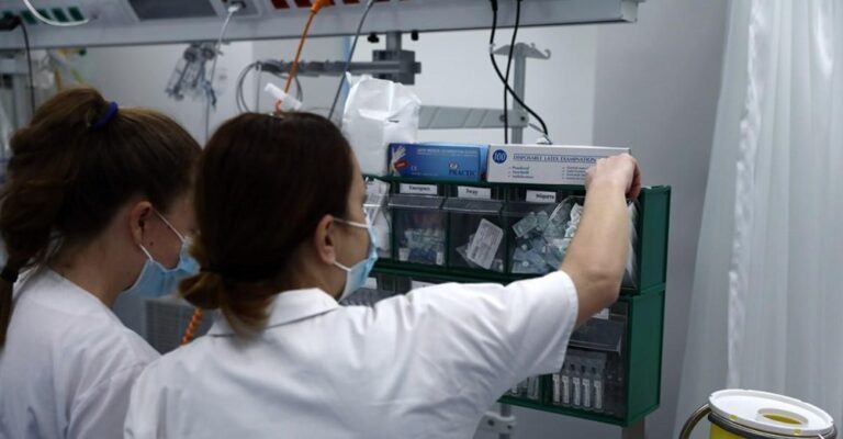 Κορονοϊός: Σοκ στην Πάτρα με 17χρονο στη ΜΕΘ – Χωρίς υποκείμενο νόσημα