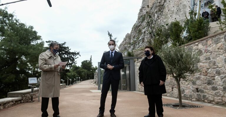 Σύλλογος Ελλήνων Αρχαιολόγων: «Είναι έτοιμοι να διαπράξουν ύβρι στον βράχο της Ακρόπολης»