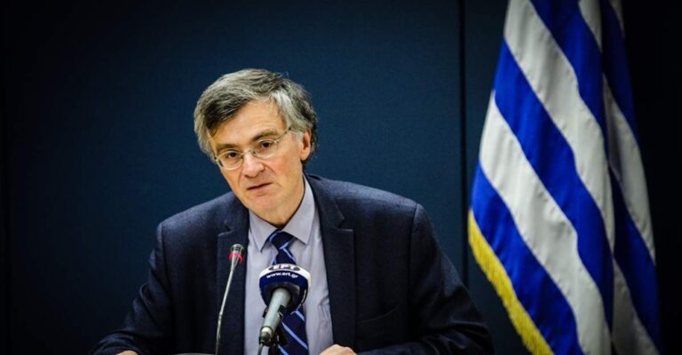 Τσιόδρας για AstraZeneca: «Στο 0,001% η πιθανότητα θρομβώσεων»