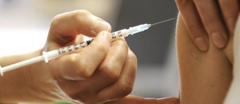 Κορωνοϊός: Πώς «εξαφάνισε» την γρίπη; – Τι θα γίνει με το αντιγριπικό εμβόλιο