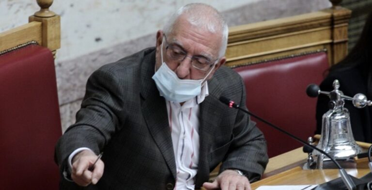 Ο Νικήτας Κακλαμάνης ζητά την παρέμβαση του εισαγγελέα για τον Φουρθιώτη