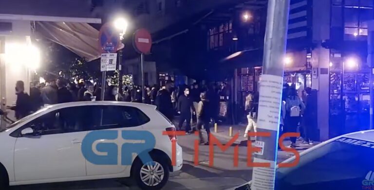 Συνωστισμός στη Θεσσαλονίκη: Η Αστυνομία φωνάζει αλλά ο κόσμος δεν συγκινείται