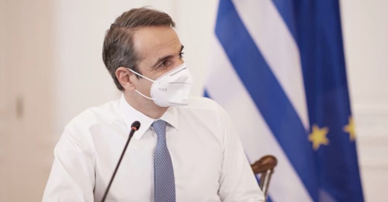 Μητσοτάκης: «Από τη Δευτέρα τα self test και στους χώρους εργασίας»