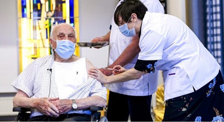 Βέλγιο: Πέθανε στα 97 του ο πρώτος πολίτης που εμβολιάστηκε