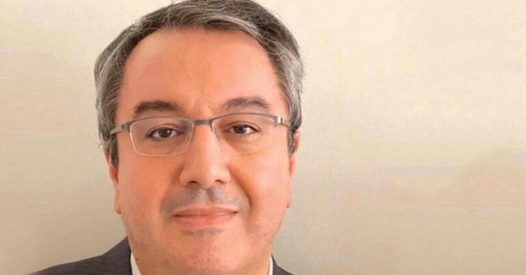 Μόσιαλος: Πρέπει να δέχεται το ΕΣΥ ανεμβολίαστους ασθενείς με CoViD-19;