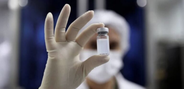 Γιώργος Χειλάς: Πνευμονολόγος του Σωτηρία» αποδομεί εννέα μύθους για την πανδημία και τα εμβόλια