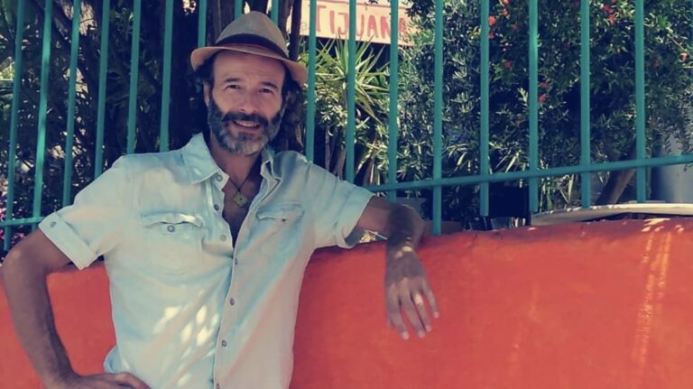 Θανάσης Ευθυμιάδης: «Στα 54 μου, οι αντοχές μου στο σεξ είναι καλύτερες από ποτέ – Ρωτήστε τη γυναίκα μου»