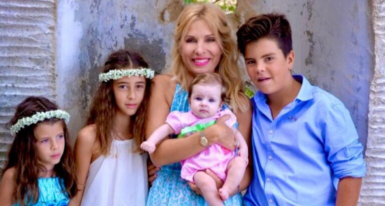 Γιορτή της Μητέρας: Η Μενεγάκη μάς δείχνει τα παιδιά της – Οι φωτό από πάρτι & από το μαιευτήριο