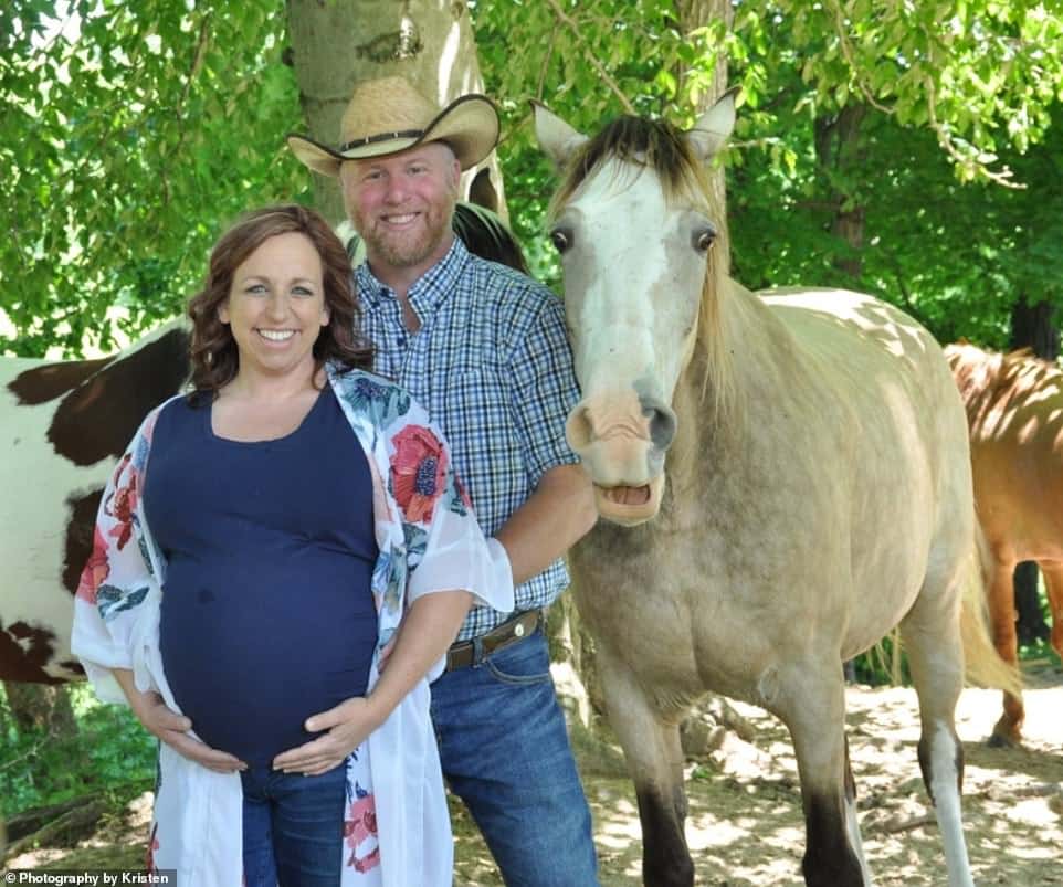 44660161 9724533 kristen asked buckshot to smile because at first he wasn t being a 9 1624609260834
