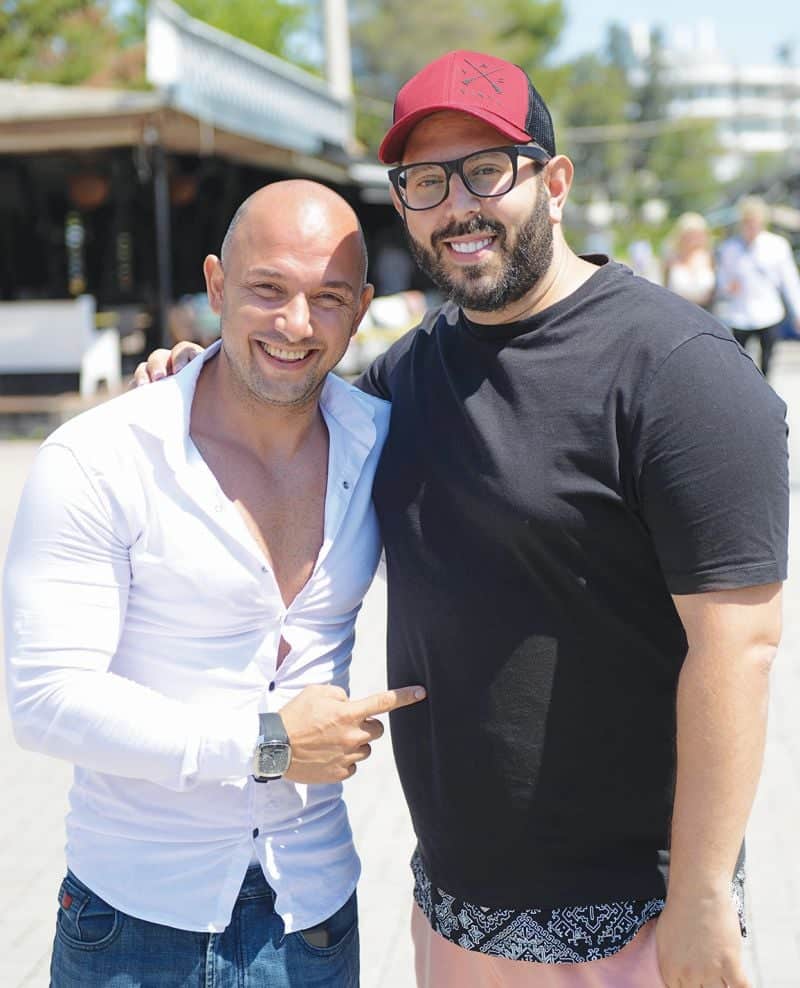 Ατελείωτες ουρές από επίδοξους πορνοστάρ και πρώην παίκτες ριάλιτι στο κάστινγκ της εταιρίας sugarbabes 8 f10 ton