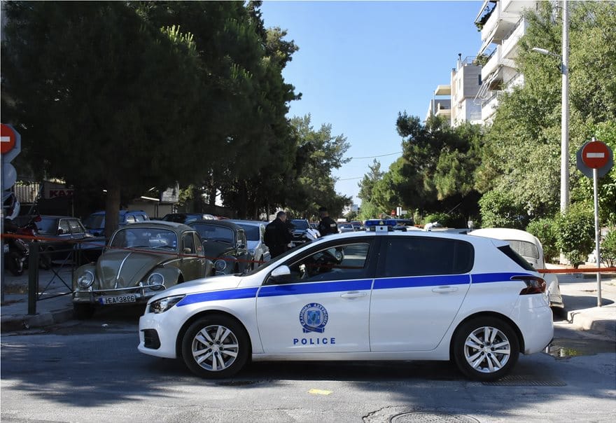 Θρίλερ με πυροβολισμούς στον Άλιμο - Άγνωστοι «γάζωσαν» πολυκατοικία 3 IMG_5987
