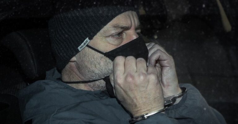 Δημήτρης Λιγνάδης: Δεν βρήκαν τίποτα στον υπολογιστή του – Είχε προλάβει να τα σβήσει όλα