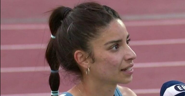 Συγκλόνισε η Ανθή Κυριακοπούλου: Πήρε το χρυσό μετάλλιο και το αφιέρωσε στον πατέρα της που πέθανε από κορονοϊό