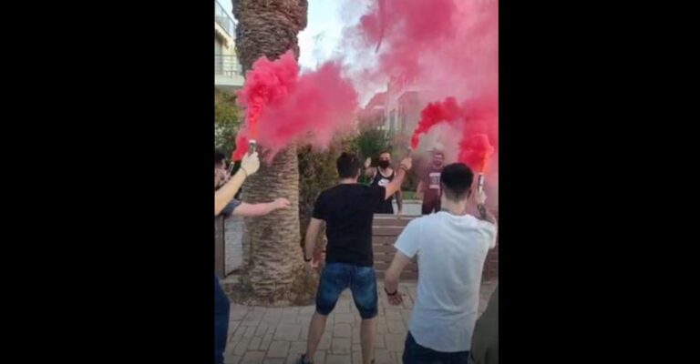 Survivor: Πανηγυρισμοί και καπνογόνα έξω από την βίλα του Τριαντάφυλλου