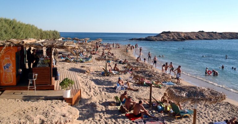 «Δεν πλησίασε ούτε ένας να με βοηθήσει»: Τι λέει η 26χρονη που δέχτηκε σεξουαλική επίθεση στην Αγία Μαρίνα