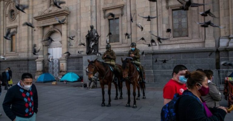 Σοκ στη Χιλή: Επιστροφή στη σκληρή καραντίνα με εμβολιασμένο το 75% του πληθυσμού
