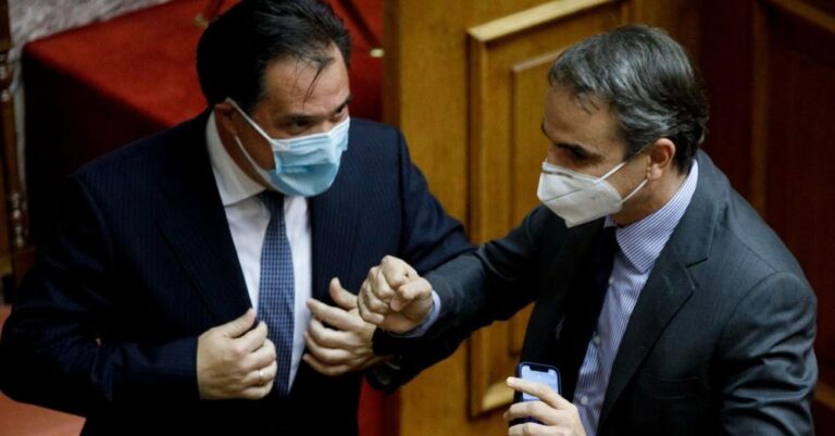 Τέσσερις επιστήμονες λένε όχι στο «bullying» στους ανεμβολίαστους, όχι στα «προνόμια» και τα τιμωρητικά μέτρα