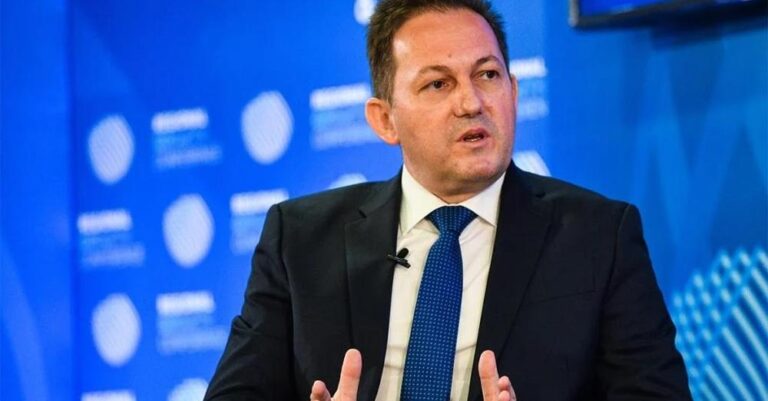 «Διωγμό» ανεμβολίαστων θέλει ο Στέλιος Πέτσας!