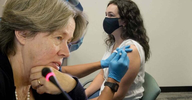 Νέα «βόμβα» από Λινού: «Υπάρχει και άλλο εμβόλιο με τις παρενέργειες του AstraZeneca στις γυναίκες»