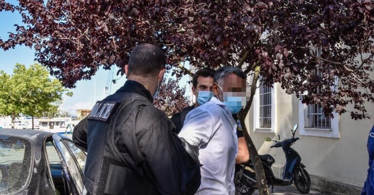 Πακιστανός έστησε ενέδρα σε 13χρονη «ξεβράκωτος» Το πήραν οι γείτονες στο κυνήγι και τον συνέλαβαν