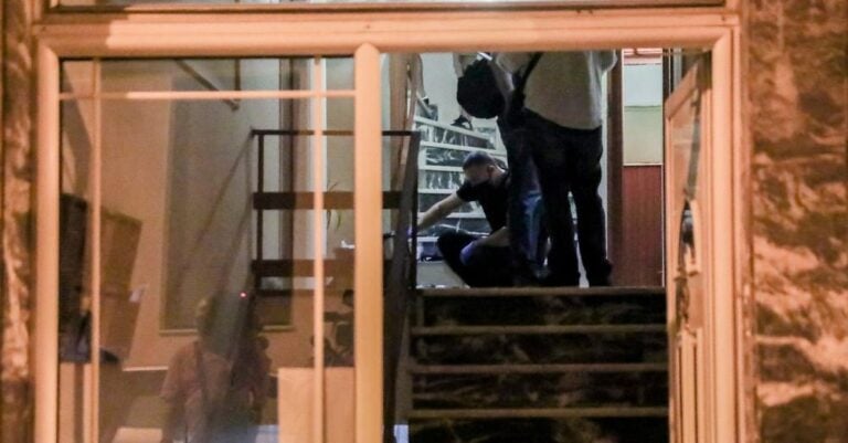 Πετράλωνα: Ασύλληπτος ο δράστης του βιασμού – «Με έχει βιάσει, με έχει χτυπήσει πολύ»