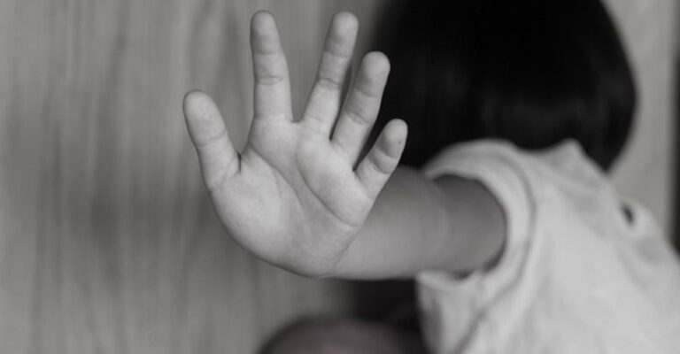 Tέσσερις Πακιστανοί άρπαξαν και βίασαν 25χρονη – Την άπραξαν στην Ομόνοια