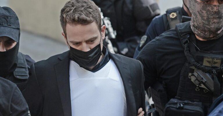 Ποιος είσαι ρε Μπάμπη που σε προστατεύουν μέσα στη Φυλακή;